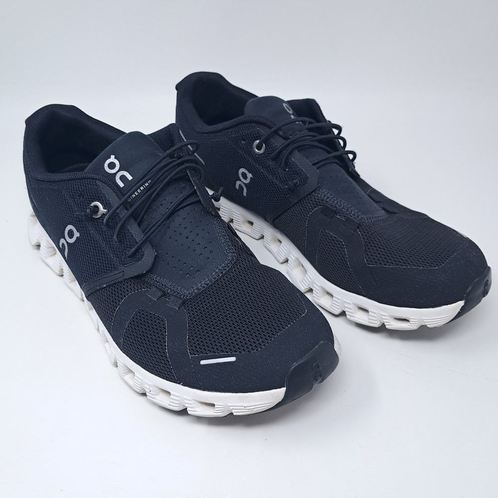 On Cloud 5 Women's Running Shoes Size 9 Black White Sneakers 59.98904 CloudTec